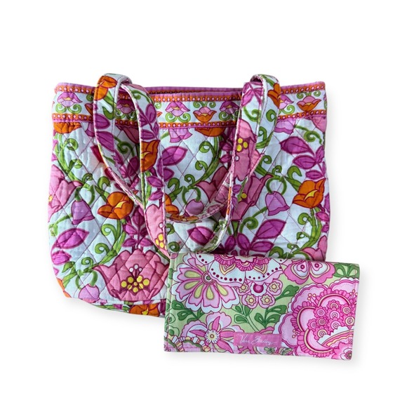Vera Bradley Handbags - Vera Bradley Quilted Bag in Retired Lilli Bell Pattern Pink Floral + Check Cover